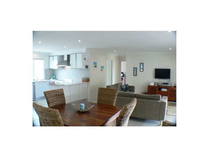 6 Richardson Street, Pacific Paradise QLD 4564