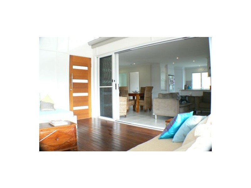 6 Richardson Street, Pacific Paradise QLD 4564