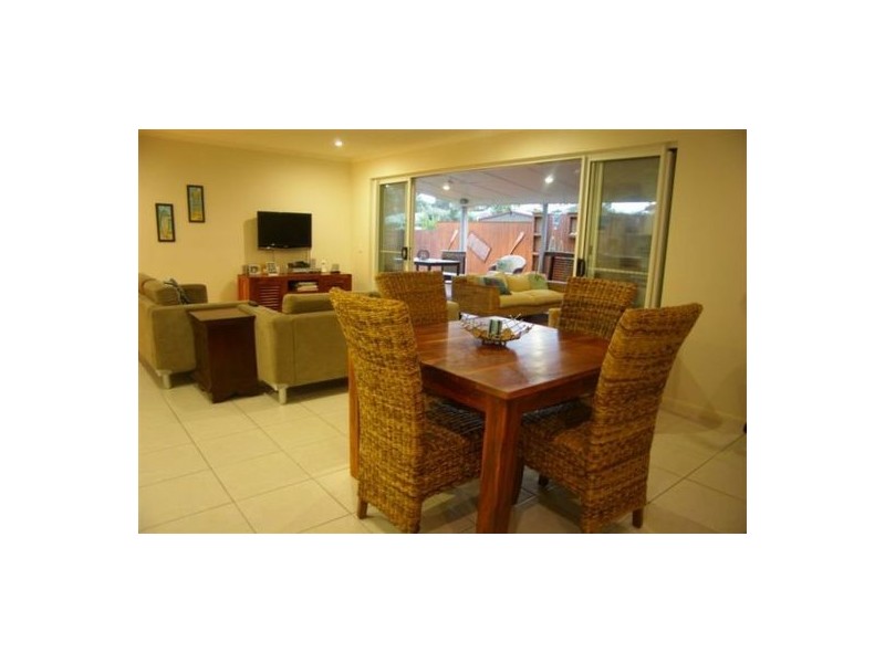 6 Richardson Street, Pacific Paradise QLD 4564