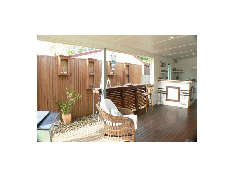 6 Richardson Street, Pacific Paradise QLD 4564