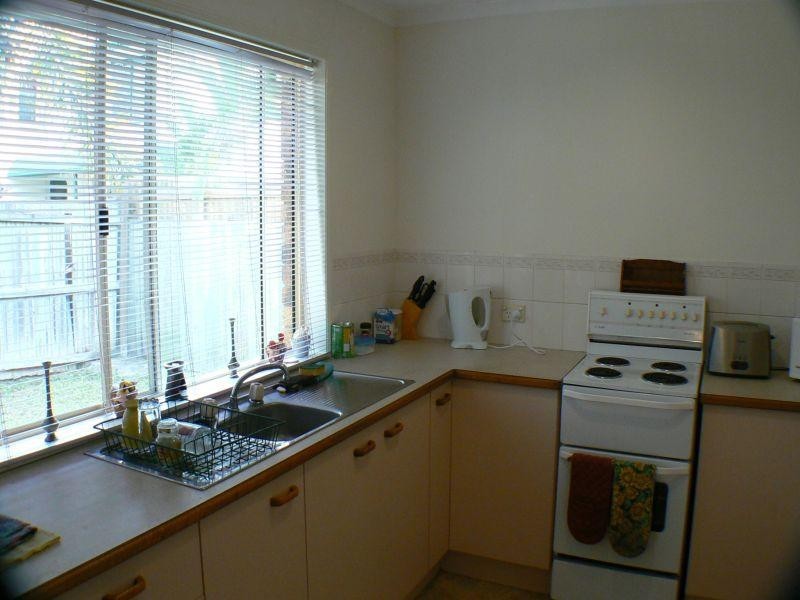 2/35  Richardson Street, Pacific Paradise QLD 4564