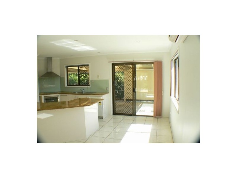 6 Boroko Place, Bli Bli QLD 4560