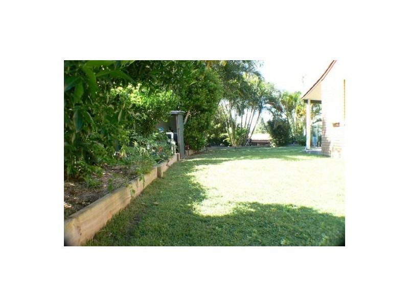 6 Boroko Place, Bli Bli QLD 4560