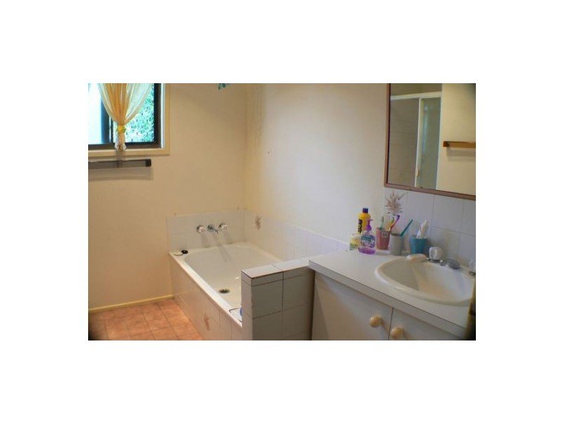 15 Lows Drive, Pacific Paradise QLD 4564