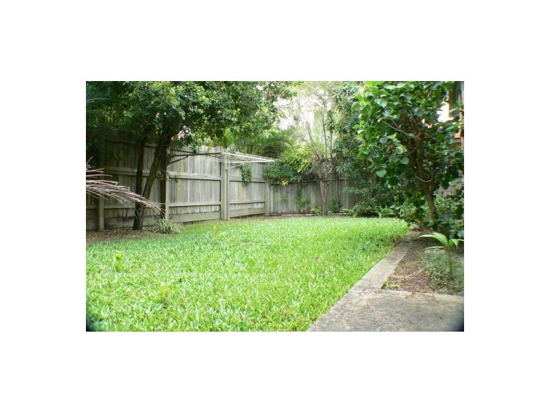2/42 Yango Street, Pacific Paradise QLD 4564