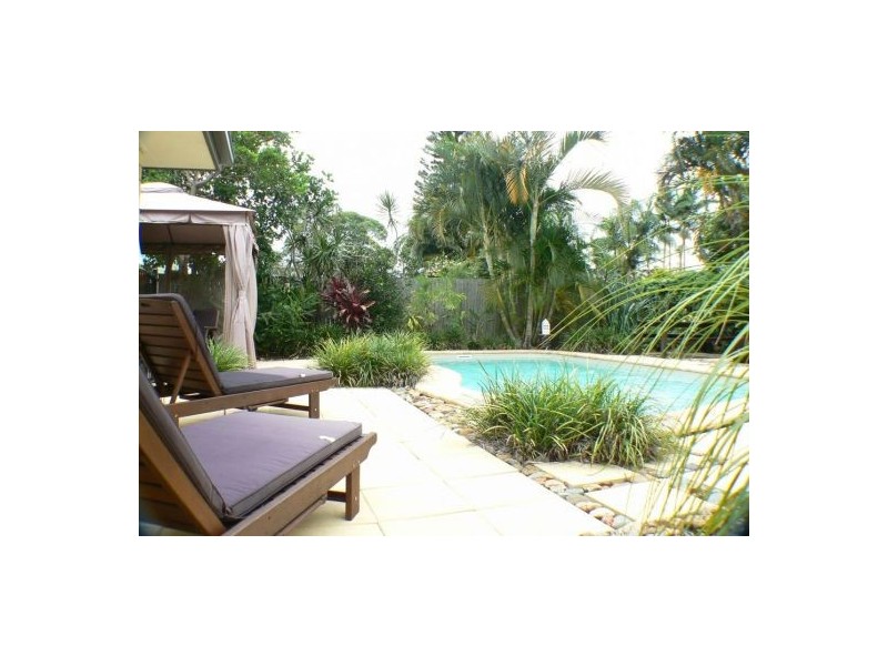 14 Boomba Street, Pacific Paradise QLD 4564