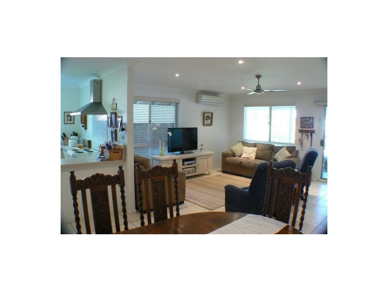 2/8 Kandoo Street, Pacific Paradise QLD 4564