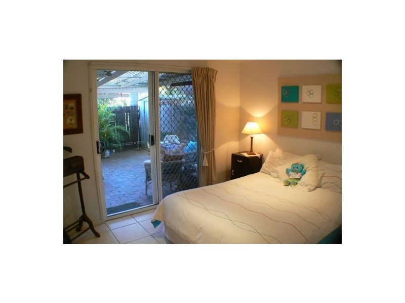 2/8 Kandoo Street, Pacific Paradise QLD 4564