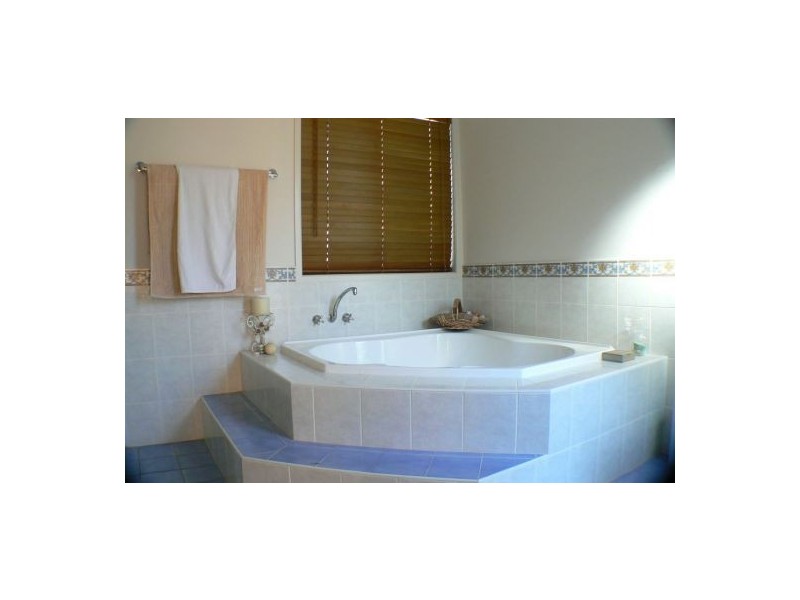 7 Spinifex Pl, Twin Waters QLD 4564