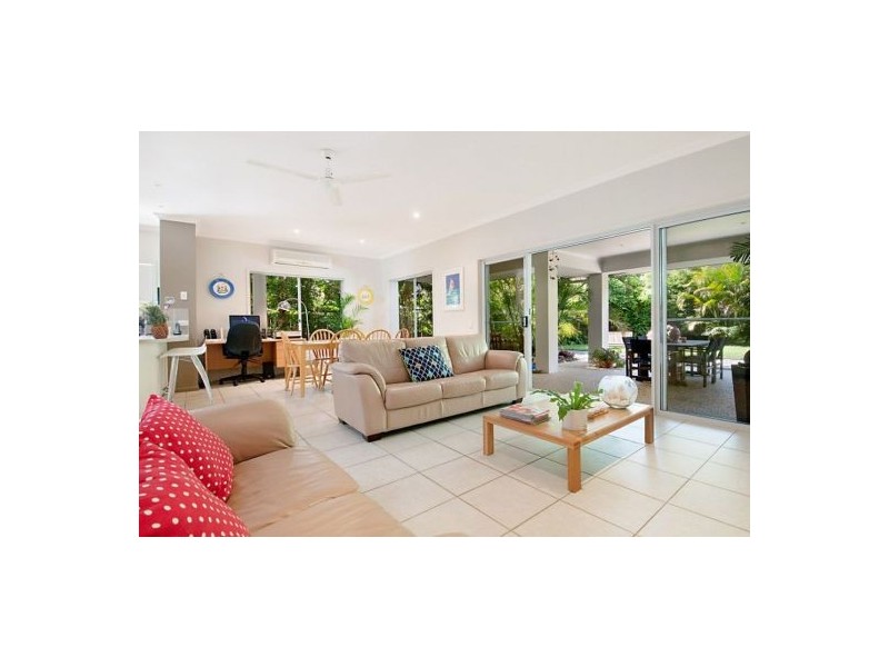 12 Parsons Bank, Twin Waters QLD 4564