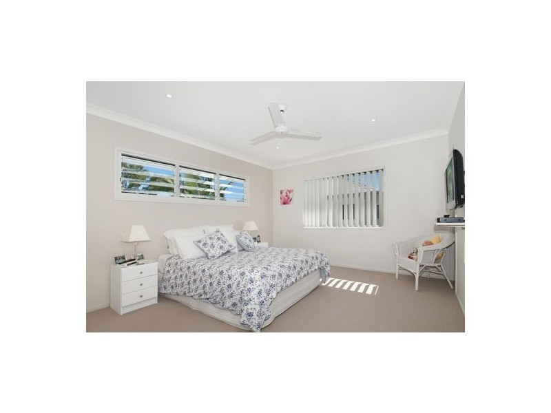 12 Parsons Bank, Twin Waters QLD 4564