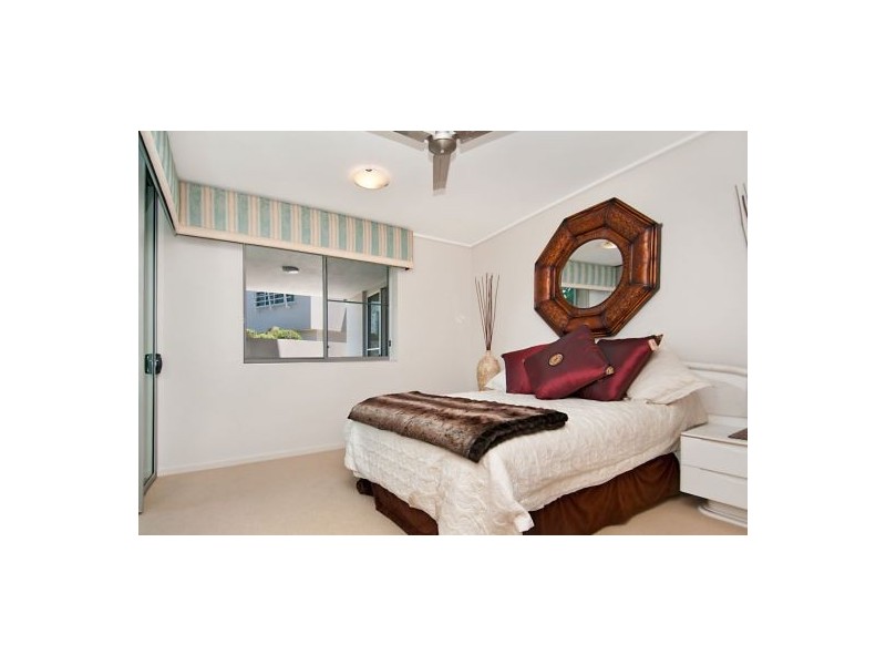 13/20 Anchorage Cct, Twin Waters QLD 4564