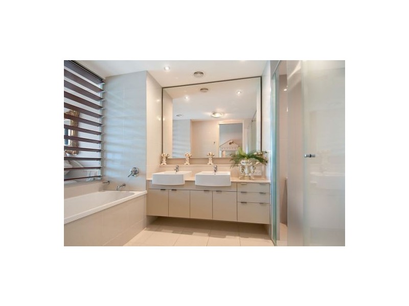 13/20 Anchorage Cct, Twin Waters QLD 4564