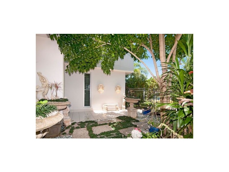 13/20 Anchorage Cct, Twin Waters QLD 4564