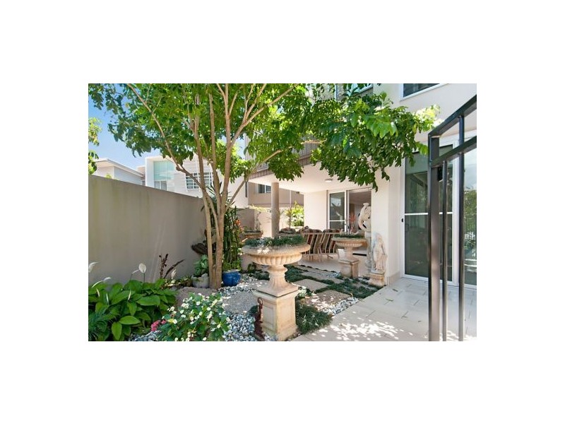 13/20 Anchorage Cct, Twin Waters QLD 4564