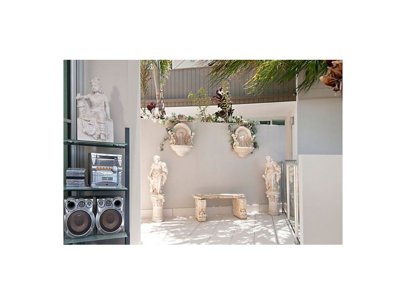 13/20 Anchorage Cct, Twin Waters QLD 4564