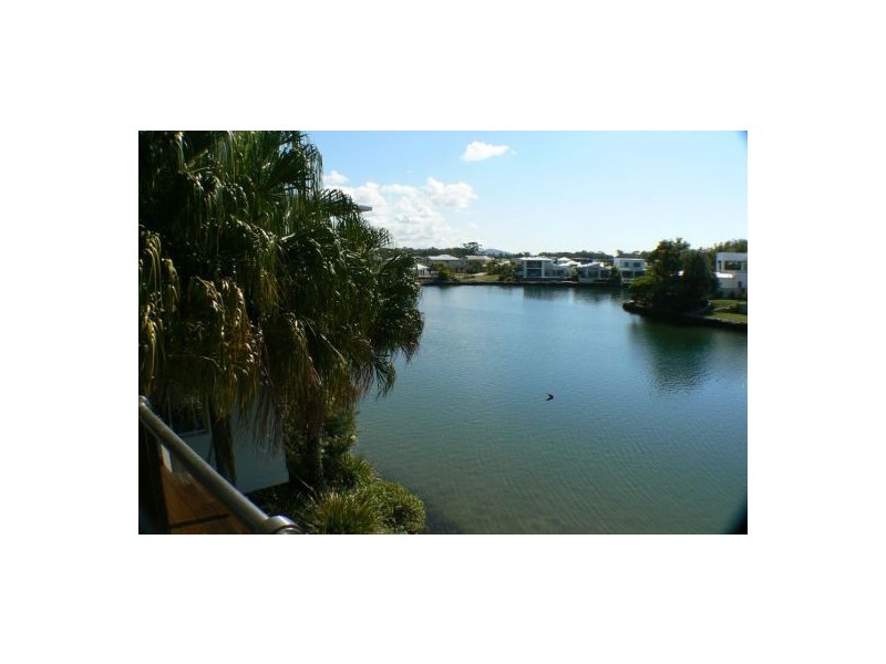 16/20 Anchorage Cct, Twin Waters QLD 4564