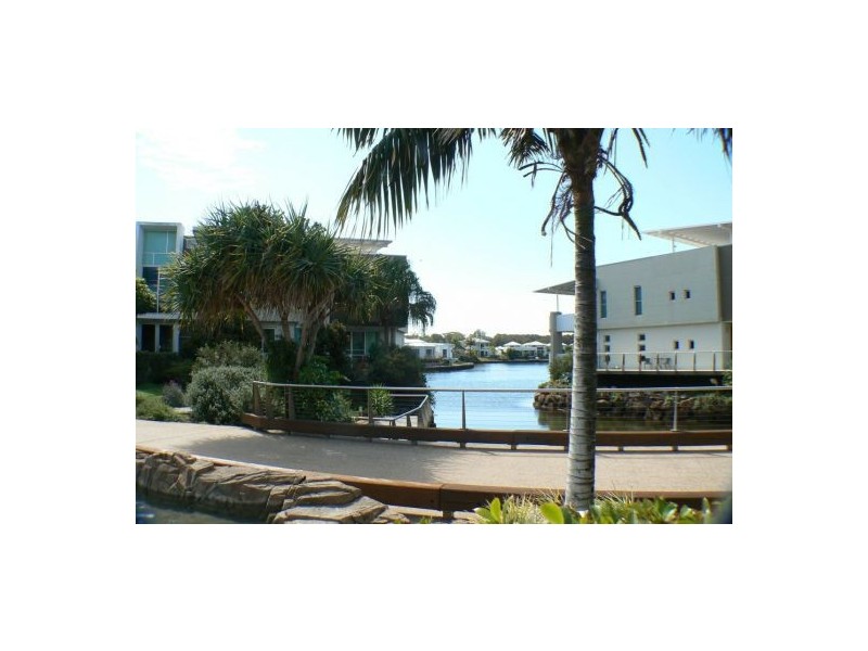 16/20 Anchorage Cct, Twin Waters QLD 4564