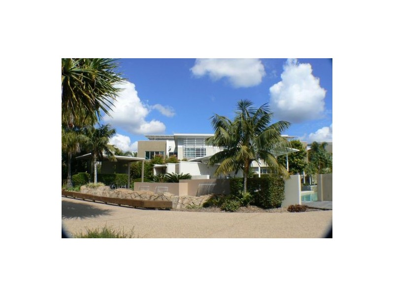 16/20 Anchorage Cct, Twin Waters QLD 4564