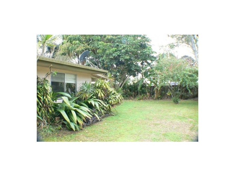 16 Karome Street, Pacific Paradise QLD 4564