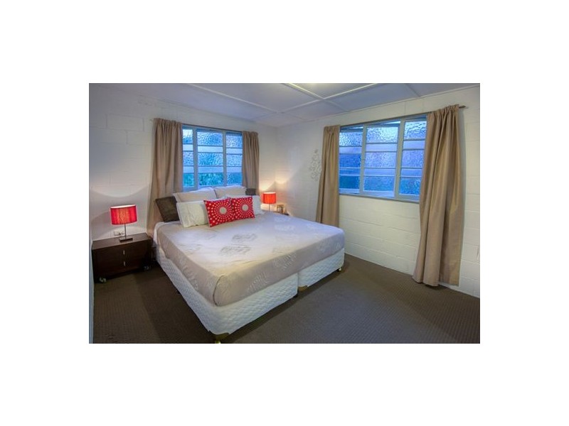 37 Nungo St, Pacific Paradise QLD 4564