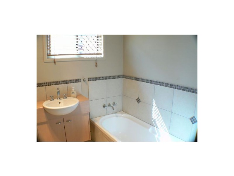 12  Conebush St, Mudjimba QLD 4564