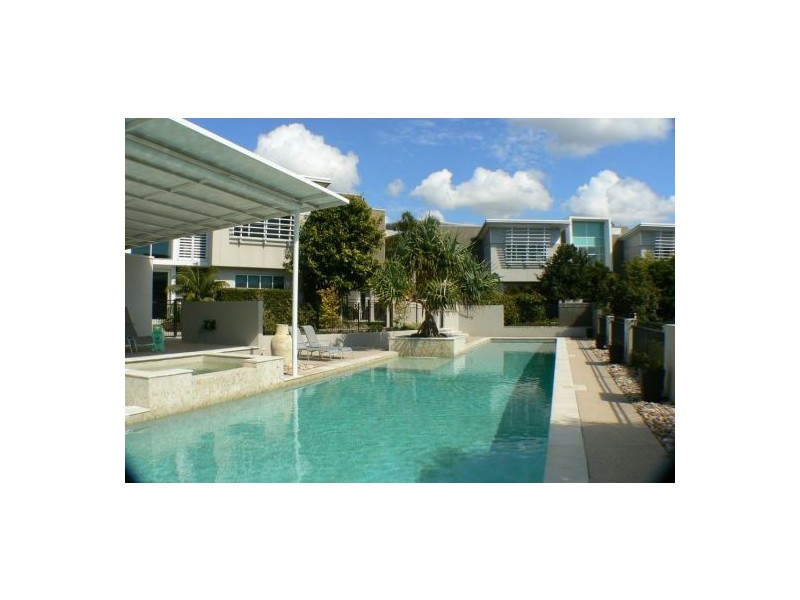 16/20 Anchorage Cct, Twin Waters QLD 4564