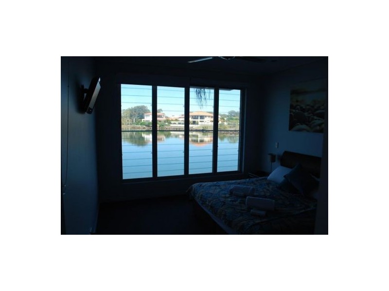 16/20 Anchorage Cct, Twin Waters QLD 4564