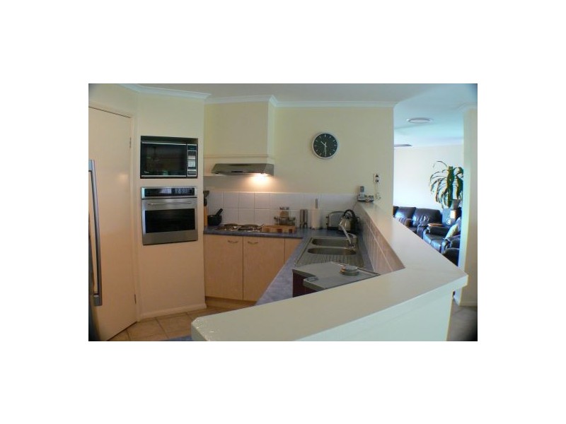 30 Yango St, Pacific Paradise QLD 4564
