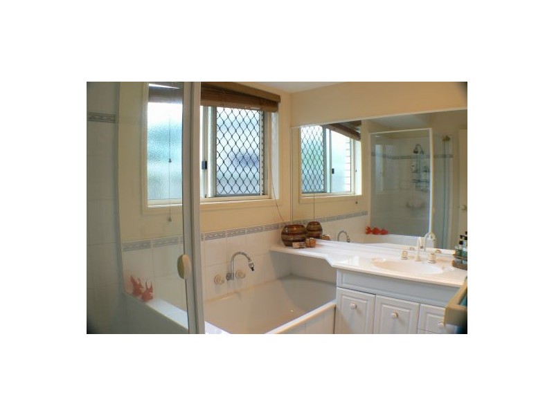 30 Yango St, Pacific Paradise QLD 4564