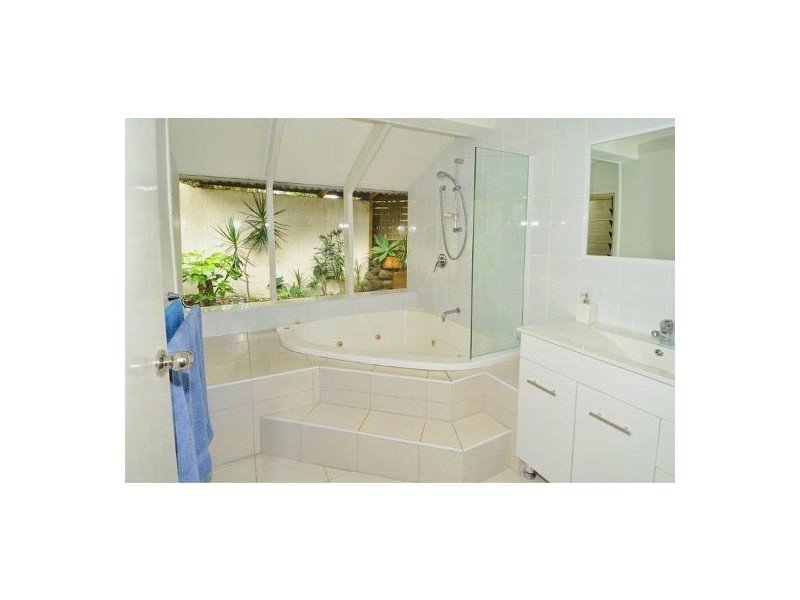 25 Meher Rd, Kiels Mountain QLD 4559