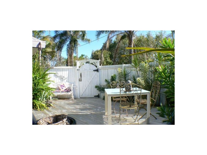 2/6 Amanda Avenue, Marcoola QLD 4564
