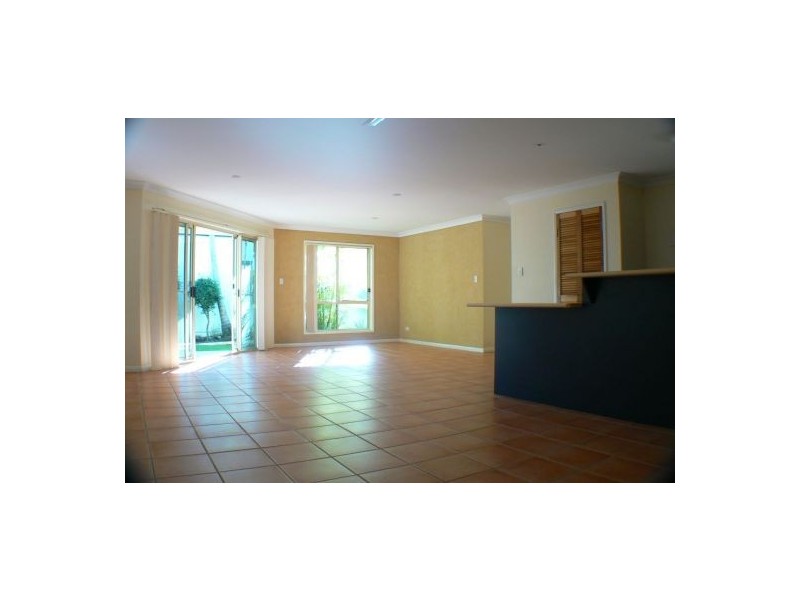 8 Sunview Drive, Twin Waters QLD 4564
