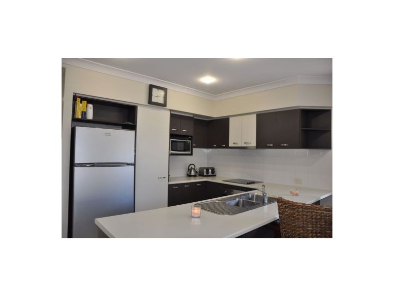 10 Macleay Cr, Pacific Paradise QLD 4564