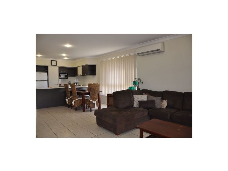 10 Macleay Cr, Pacific Paradise QLD 4564