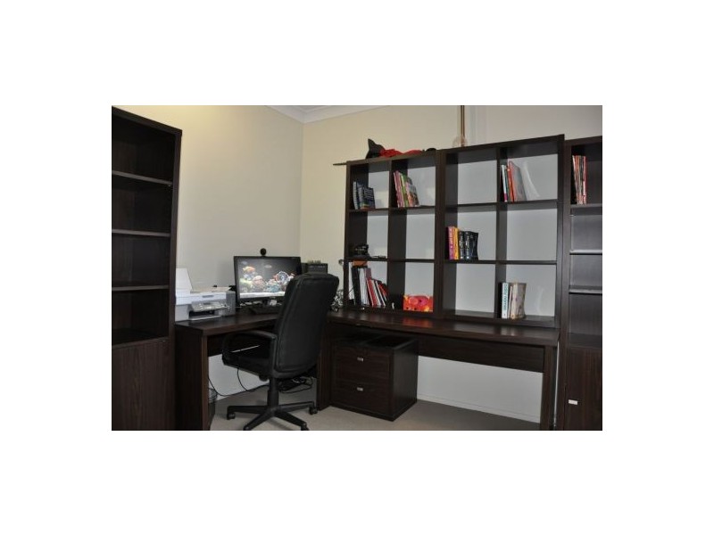 10 Macleay Cr, Pacific Paradise QLD 4564