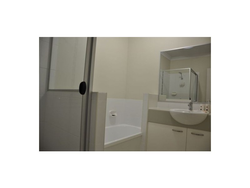 10 Macleay Cr, Pacific Paradise QLD 4564