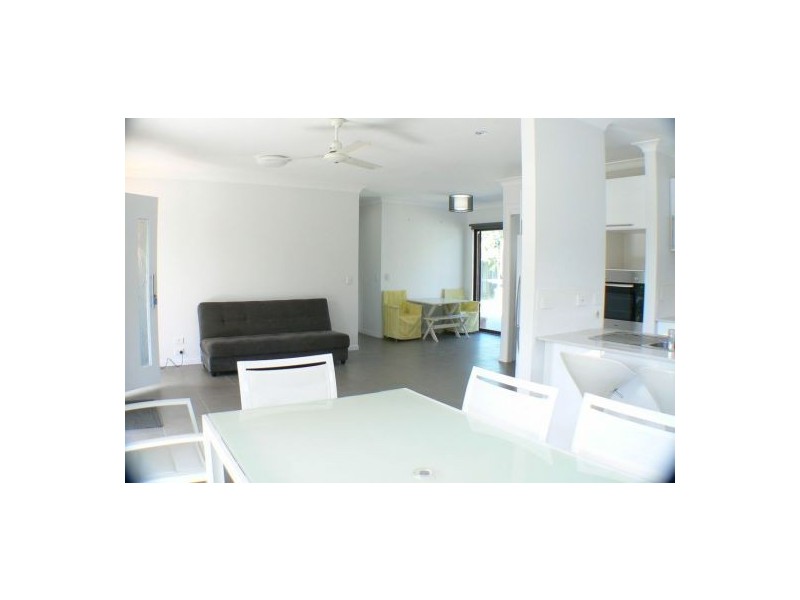 27 Namba Street, Pacific Paradise QLD 4564