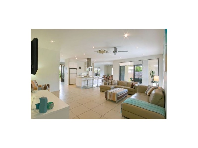 136 The Avenue, Peregian Springs QLD 4573