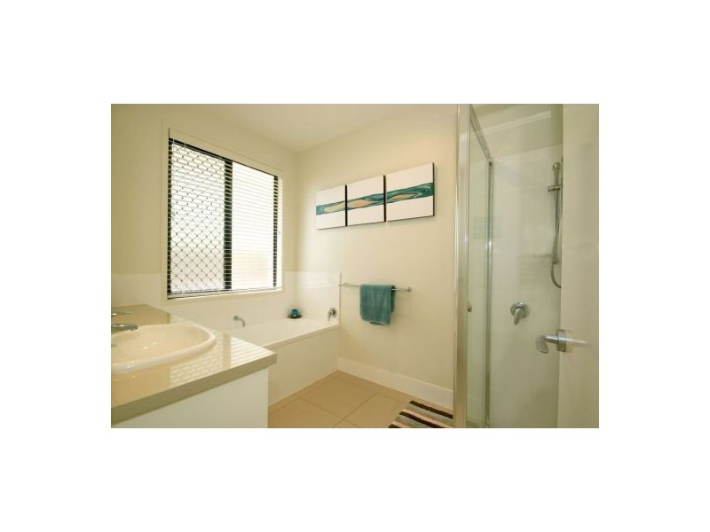 136 The Avenue, Peregian Springs QLD 4573