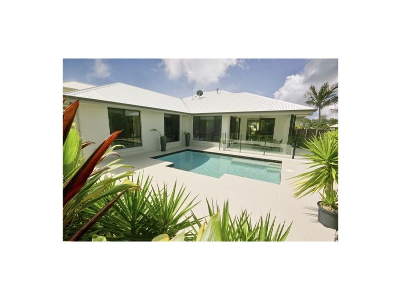 136 The Avenue, Peregian Springs QLD 4573