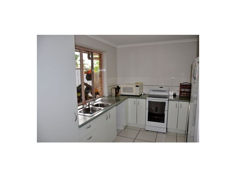 2/15 Wywong Stret, Pacific Paradise QLD 4564