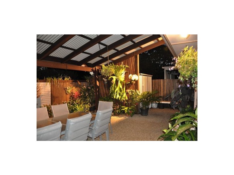 2/15 Wywong Stret, Pacific Paradise QLD 4564