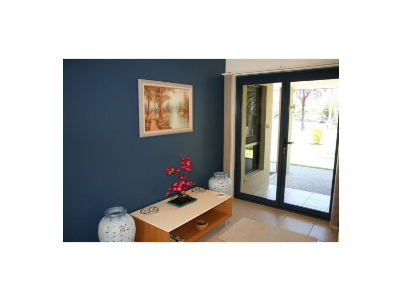 2 Baker Finch Place, Twin Waters QLD 4564
