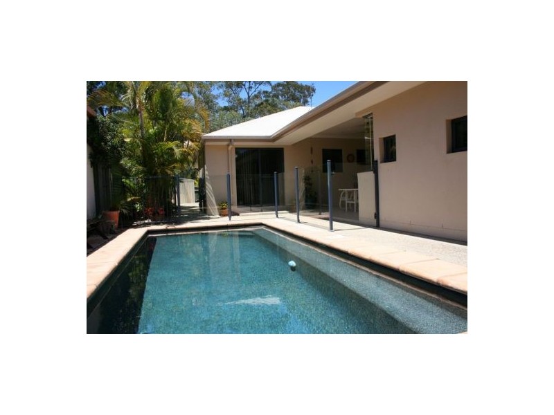 2 Baker Finch Place, Twin Waters QLD 4564