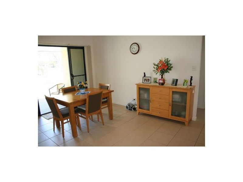 2 Baker Finch Place, Twin Waters QLD 4564