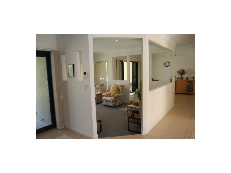 2 Baker Finch Place, Twin Waters QLD 4564