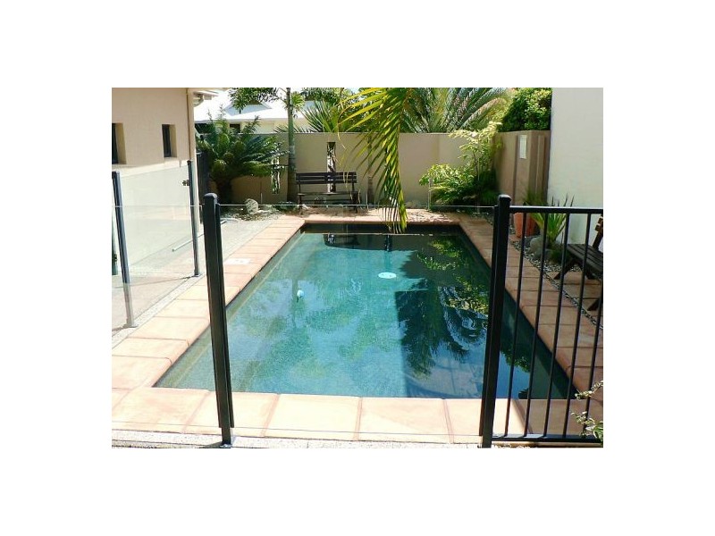 2 Baker Finch Place, Twin Waters QLD 4564