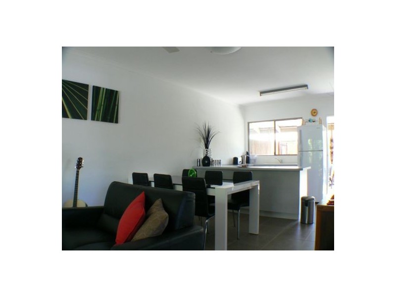 2 26 Kandoo Street, Pacific Paradise QLD 4564