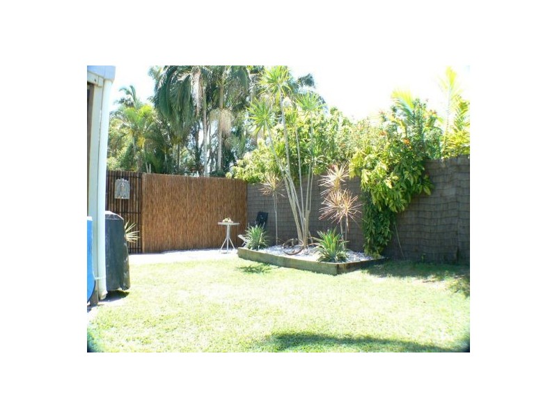 2 26 Kandoo Street, Pacific Paradise QLD 4564